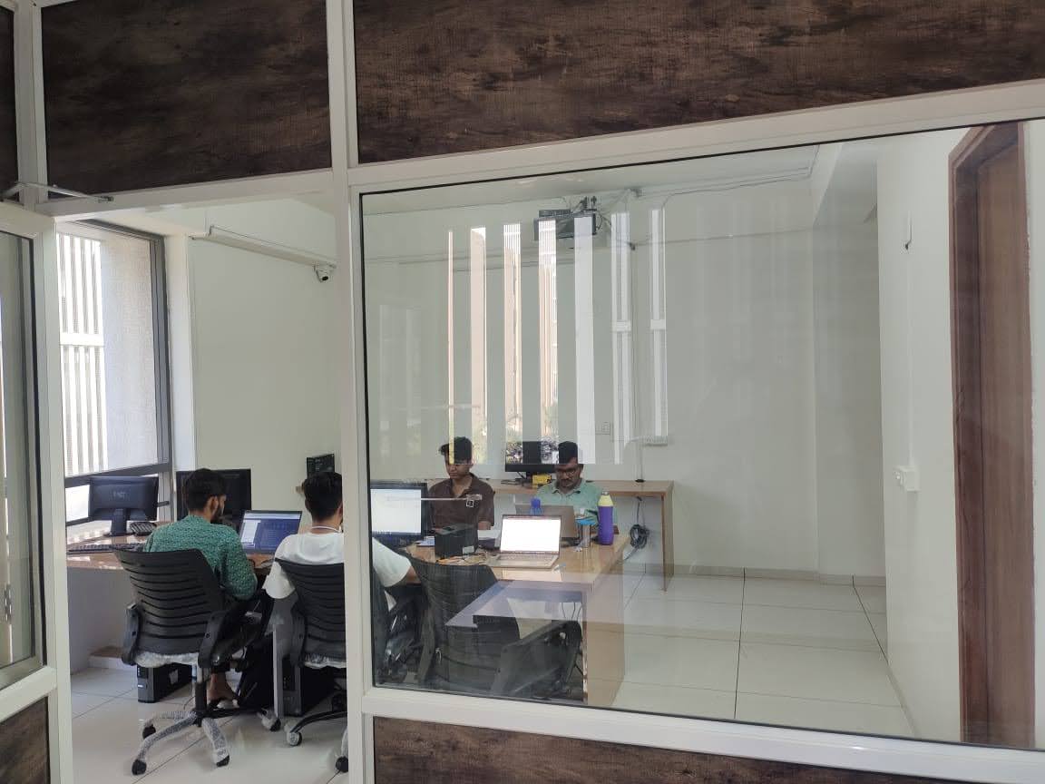 OFFICE 750 Sq.FT Commercial Office for Rent in Gota Ahmedabad - Media 4