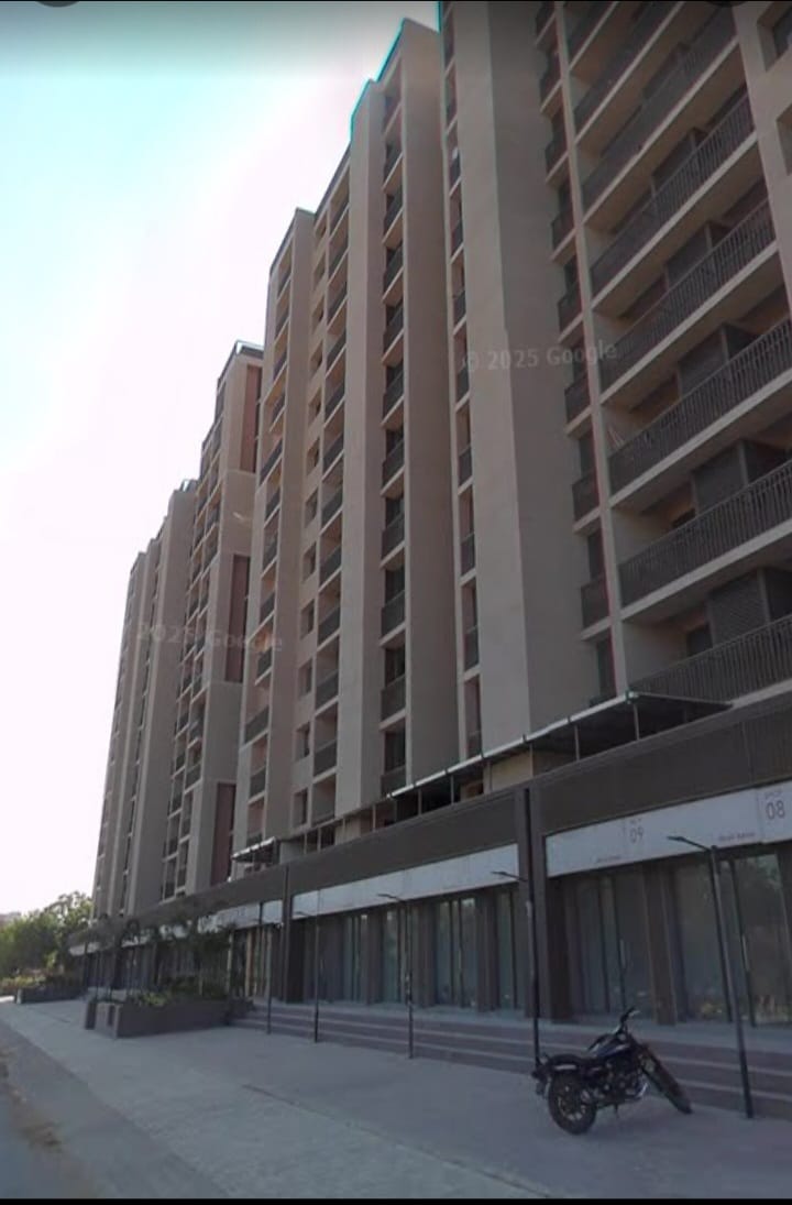 GROUND FLOOR 675 Sq.FT Showroom Ground Floor for Rent in Shilaj Ahmedabad