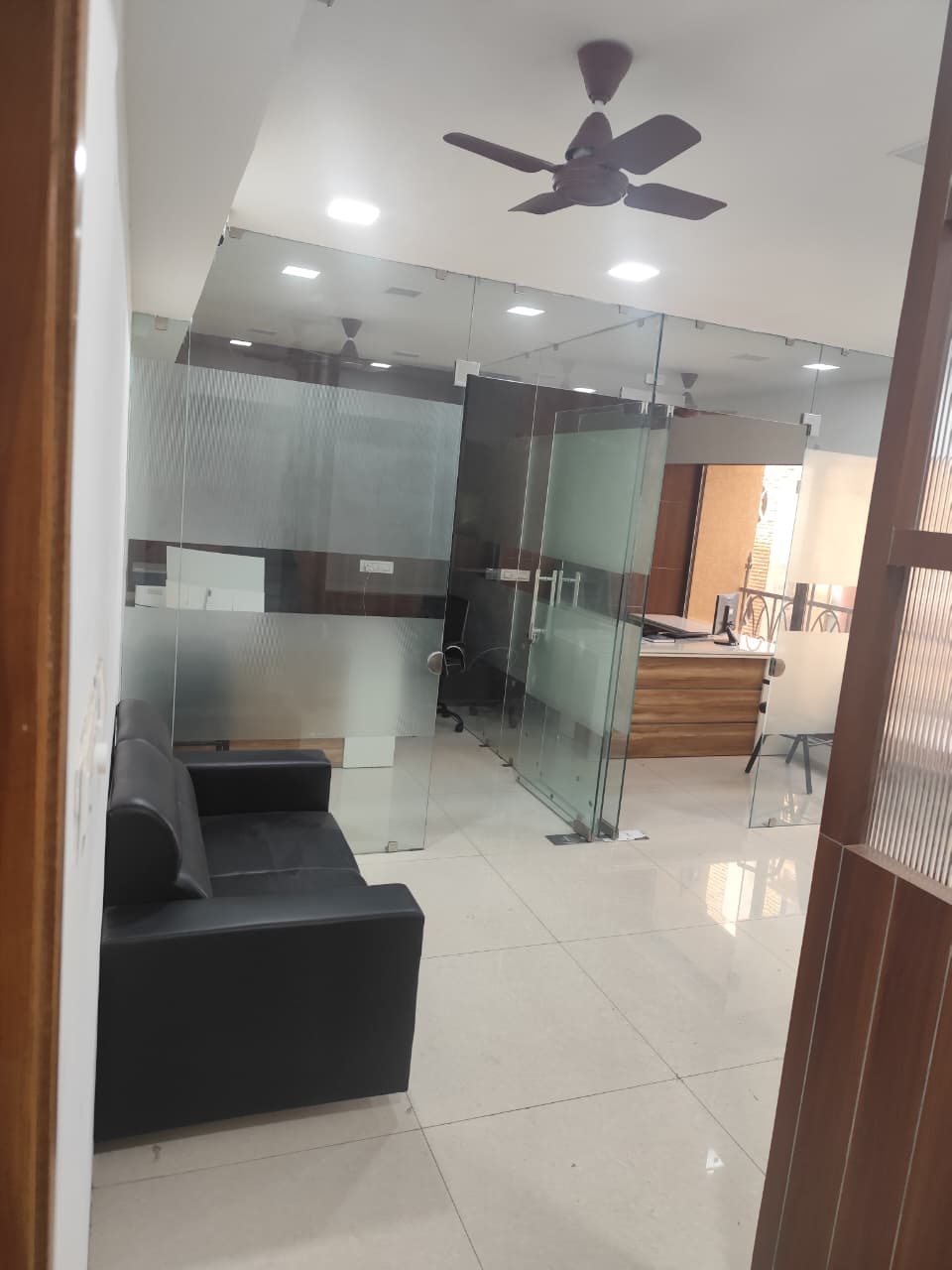 OFFICE 804 Sq.FT Commercial Office for Rent in Shivranjani Ahmedabad - Media 4