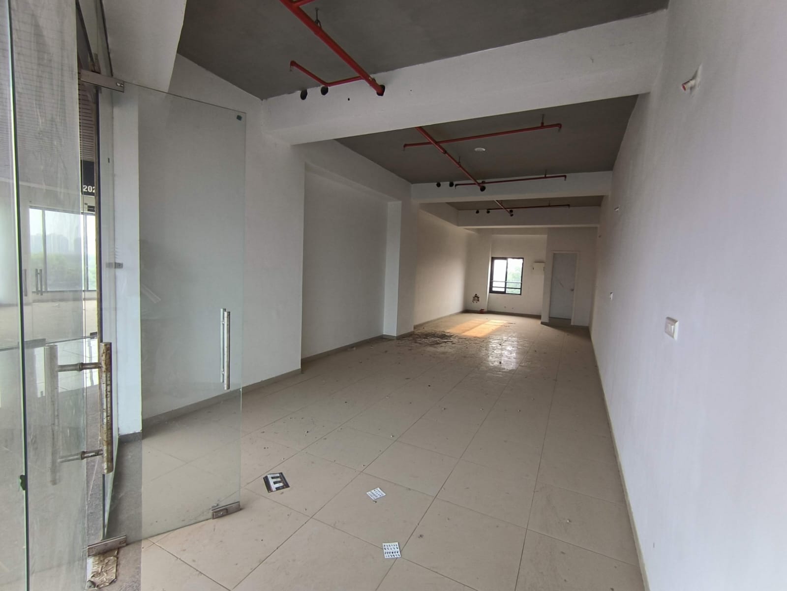 SECEND FLOOR 1165 Sq.FT Showroom Second Floor for Rent in Sp Ring Road Ahmedabad - Media 2
