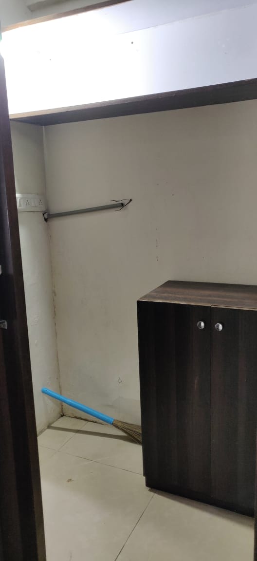 OFFICE 558 Sq.FT Commercial Office for Rent in Satellite Ahmedabad - Media 5