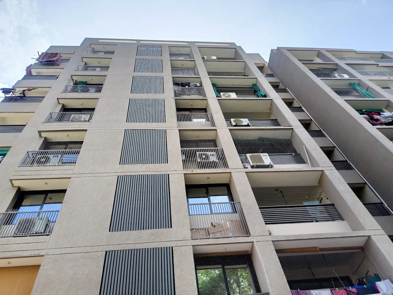 3 BHK 235 Sq.YRD Residential Flat for Sell in Science City Road Ahmedabad - Media 2