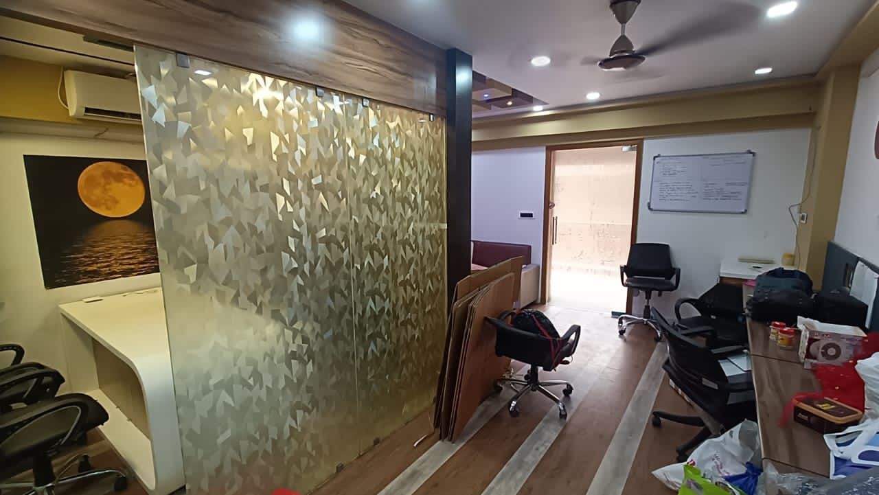 OFFICE 900 Sq.FT Commercial Office for Rent in Satellite Ahmedabad - Media 4