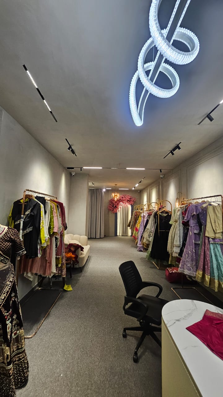 GROUND FLOOR 1010 Sq.FT Showroom Ground Floor for Rent in Sola Ahmedabad